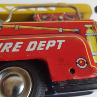 Стара японска тенекиена играчка Пожарен камион., снимка 9 - Колекции - 45036874