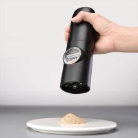 Презареждаща се мелничка за сол и подправки | Електрическа солница, снимка 3 - Аксесоари за кухня - 45454106