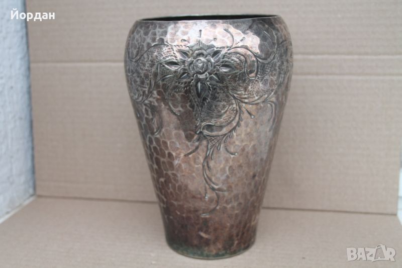 Посребрена кована ваза, снимка 1