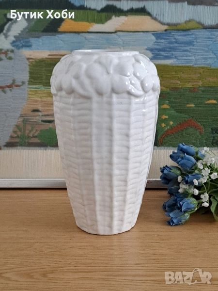 Елегантна порцеланова винтидж ваза, Португалия, снимка 1