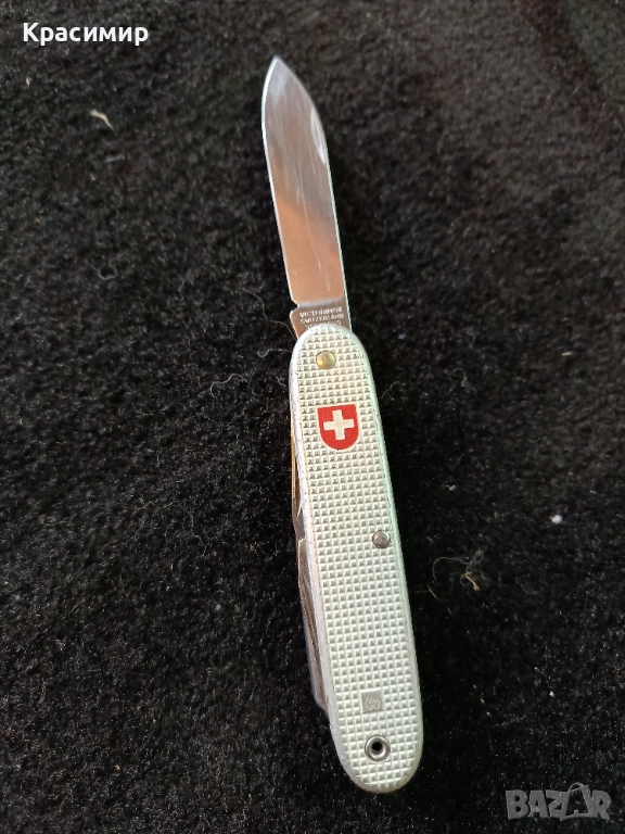 Швейцарско ножче "Victorinox" 81 год. - отлично състояние , снимка 1