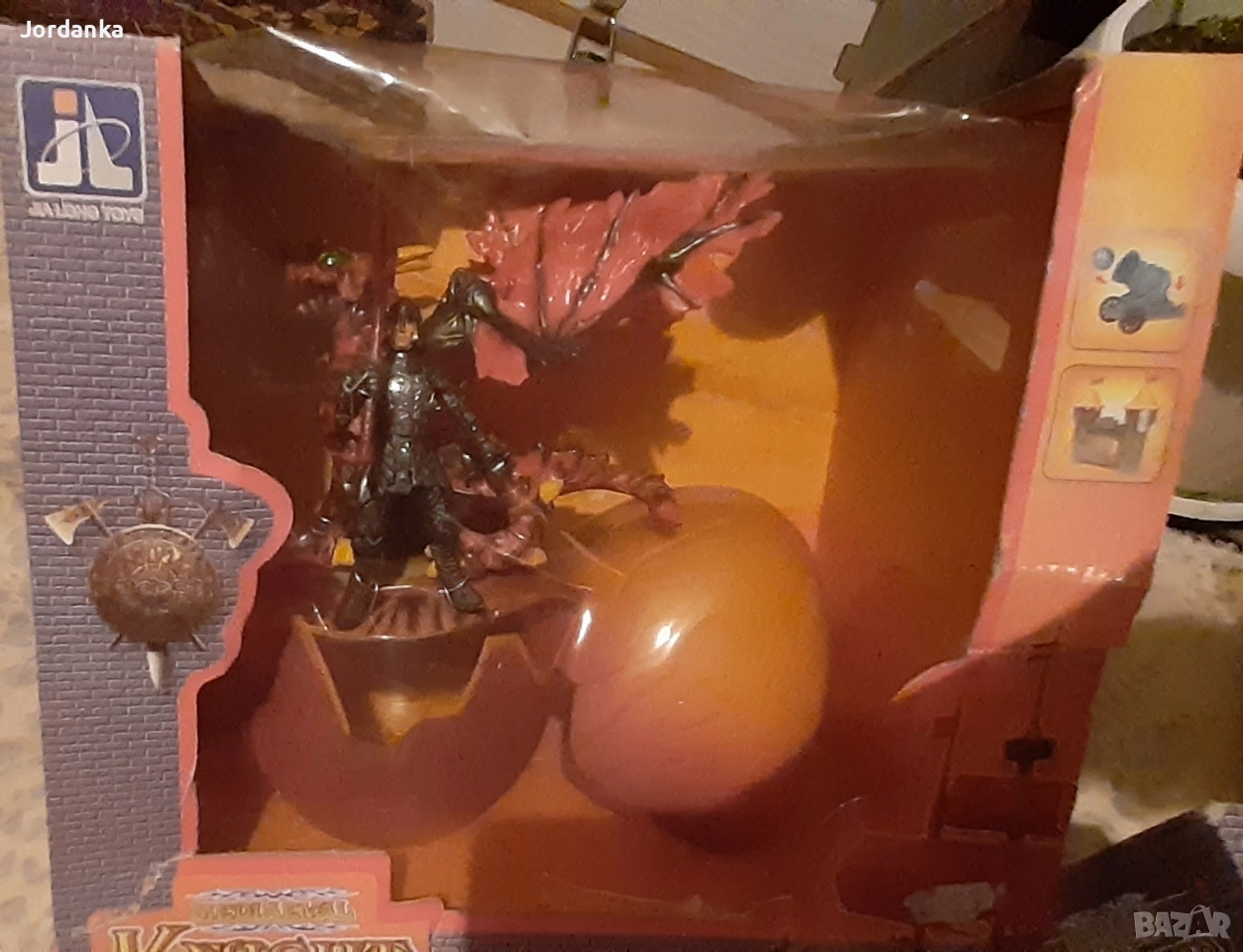 Дракон в яйце и рицар, снимка 1