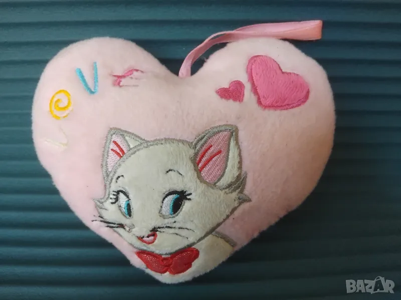 Плюшено СЪРЦЕ с надпис LOVE  и Котенце, снимка 1