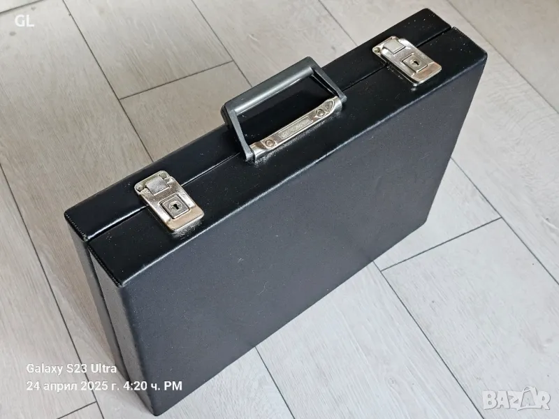 Стар дипломатическо куфар , снимка 1