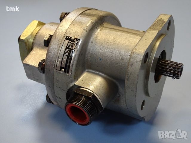 Хидравлична помпа Jihostroj ZBC 10RТ2 gear pump, снимка 3 - Резервни части за машини - 45727674