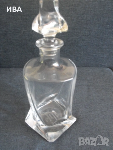 Стъклена гарафа от масивно стъкло.  Обем: около 0,7 л., снимка 4 - Антикварни и старинни предмети - 52446894