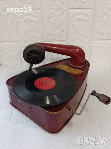 Рядък миниатюрен грамофон начало на 20 век, снимка 4 - Антикварни и старинни предмети - 52681392