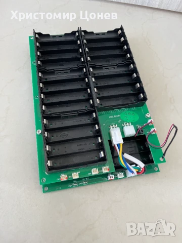 Платки с цокли за батерии