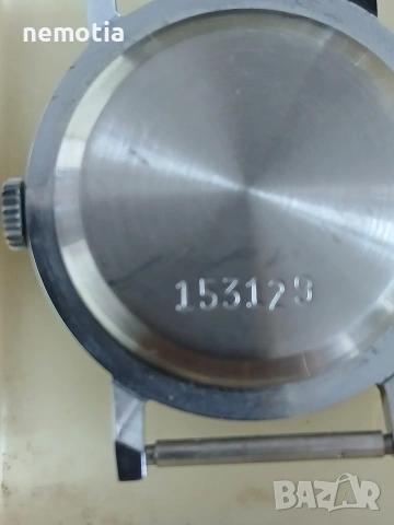 Часовник Победа механичен Нов, снимка 3 - Антикварни и старинни предмети - 53582113