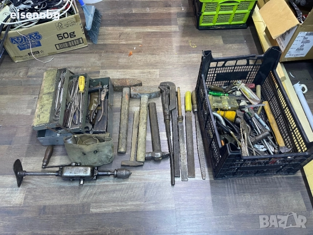 Разни стари класически инструменти и железен сандък руски за инструменти , снимка 2 - Други инструменти - 51870817