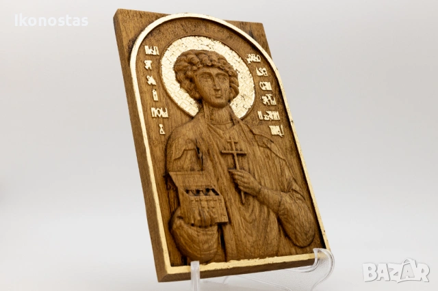 Релефна икона на свети великомъченик Пантелеймон от дъб, снимка 2 - Икони - 53224739