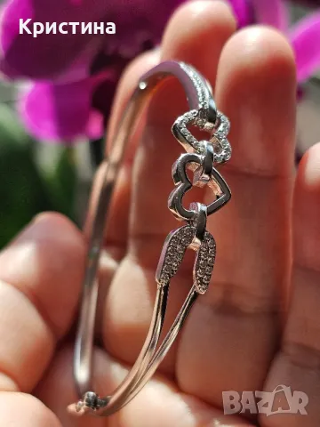 Красива твърда сребърна гривна с циркони 