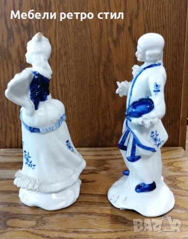 Красива двойка порцеланови фигурки в бяло и кобалтово синьо със златисти акценти., снимка 6 - Антикварни и старинни предмети - 52341614