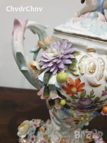 Sitzendorf фигурална ваза с капак 40см/стара Зицендорф порцеланова урна с цветя и ангелче-херувим, снимка 6 - Антикварни и старинни предмети - 52725444