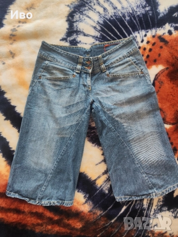 Къси дънки Levis® с размер: Височина: 60см. Обиколка на талията: 92см. Цена: 22лв.