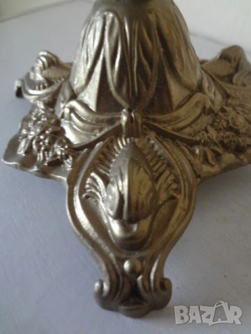 Комплект от 2 бр. бронзови свещника, снимка 9 - Антикварни и старинни предмети - 53079450