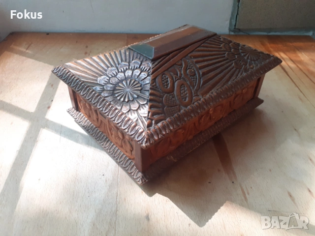 Антикварна музикална дървена кутия Шварцвалд - дърворезба, снимка 3 - Антикварни и старинни предмети - 53275306