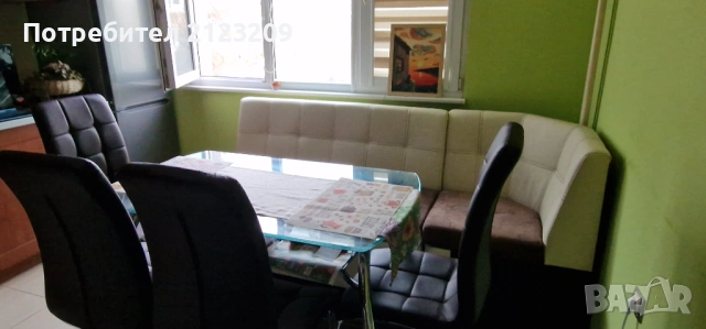 Стъклена трапезна маса