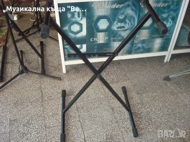 Стойка за синтезатор 
