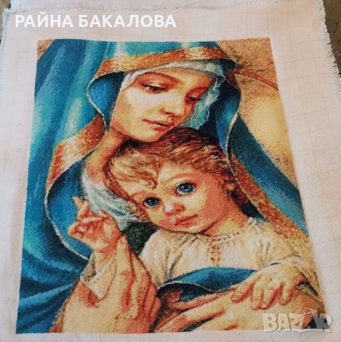 Гоблен "Мадоната със синеокия младенец ", снимка 1 - Гоблени - 46411970