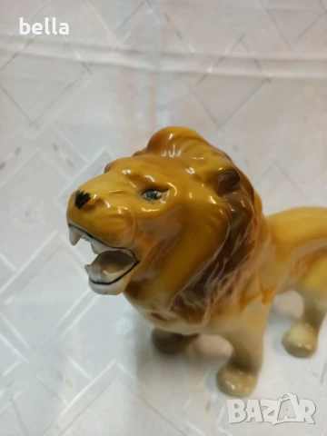 Румънска голяма порцеланова пластика на лъв в отличен колекционерски вид с дължина 26 см, снимка 3 - Антикварни и старинни предмети - 50590443