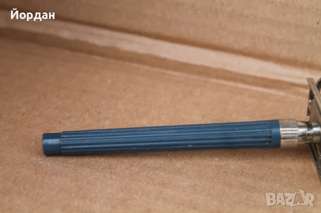 Самобръсначка ''Жилет/Gillette'', снимка 2 - Други ценни предмети - 50496541