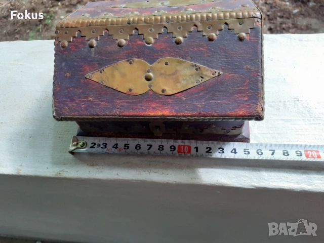 Страхотна дървена кутия за бижута с месингов обков ковчеже, снимка 6 - Антикварни и старинни предмети - 53477923