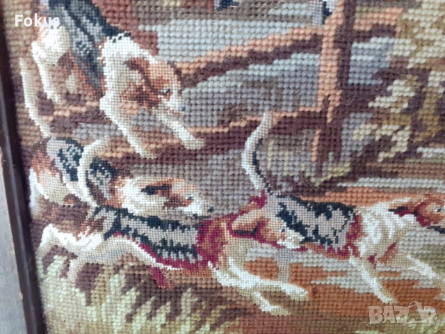 ПРЕКРАСЕН СТАР ГОБЛЕН С ВЪЛНЕНИ КОНЦИ НА ЛОВНА ТЕМАТИКА, снимка 3 - Антикварни и старинни предмети - 53517160