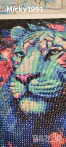 Диамантен гоблен цветен тигър /завършен/, снимка 2 - Гоблени - 50100516