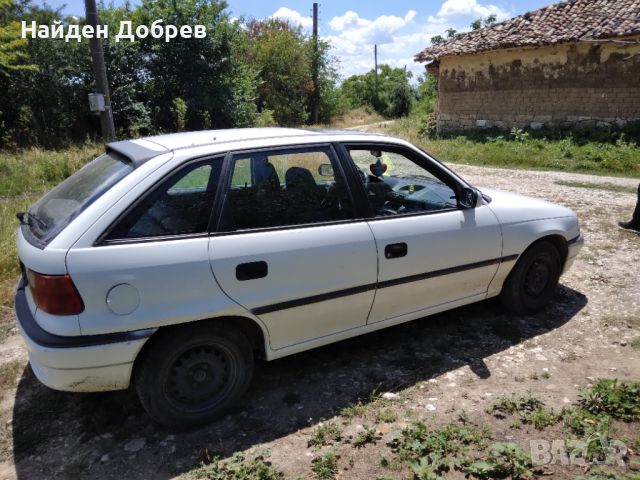 Продавам Opel Astra 1.6 1996г. , снимка 4 - Автомобили и джипове - 46227286