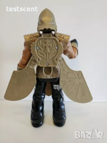 Голяма екшън фигура WWE Rey Mysterio Рей Мистерио 619 with PopUp Gold Wings Mattel figure играчка 31, снимка 3 - Колекции - 48643405