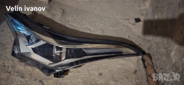 ляв фар за Toyota CH-R, снимка 2 - Части - 50456515