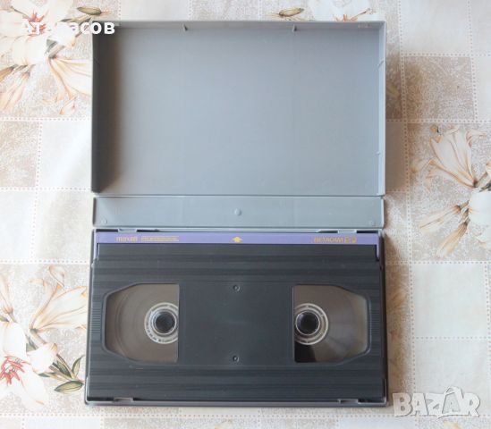 Betacam SP - две касети, снимка 2 - Стойки, 3D очила, аксесоари - 45694073