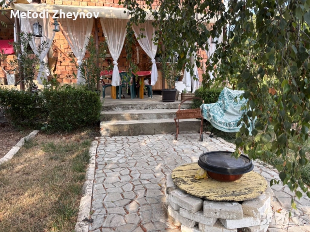 Двуетажна вила в село Йорданово, снимка 5 - Вили - 51737462