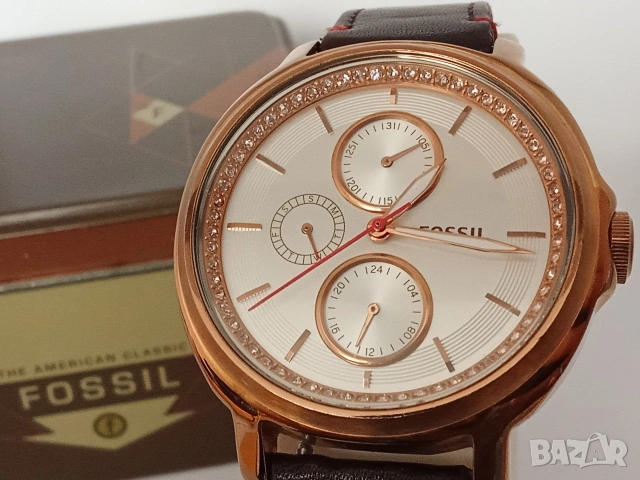 FOSSIL Дамски часовник с кожена каишка 