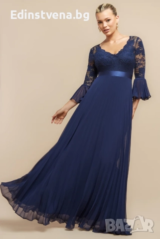 Дамска тъмносиня официална дълга рокля с дантела и плисе