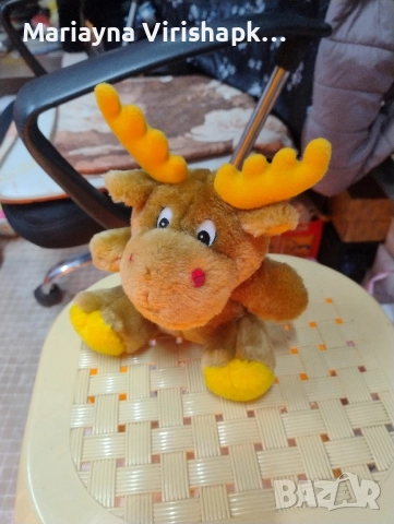 Продавам малък Коледен елен.