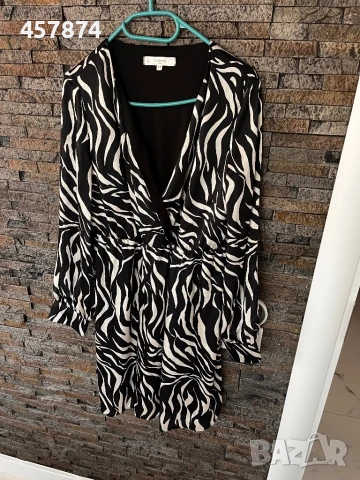 Дамска рокля с дълък ръкав