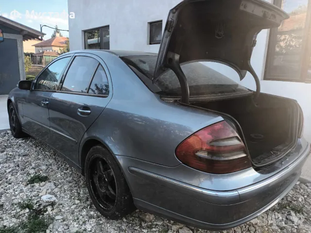 Mercedes E220 на части , снимка 4 - Автомобили и джипове - 49929169