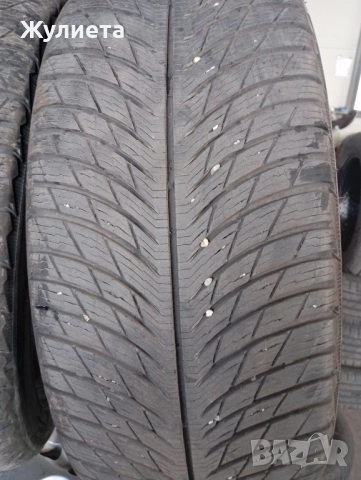 MICHELIN 235/45R19
