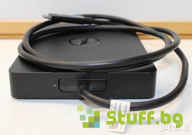Докинг станция DELL WD15, снимка 2 - Лаптоп аксесоари - 50983647