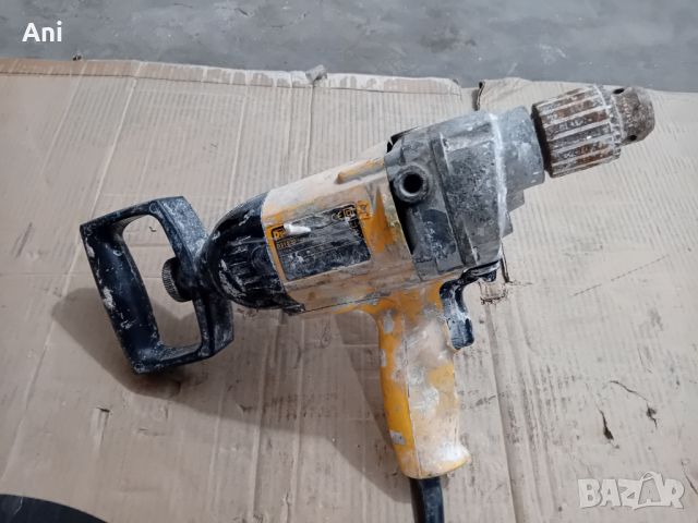 Бормашина - Dewalt 110 V / 710 W, снимка 2 - Други машини и части - 46138986