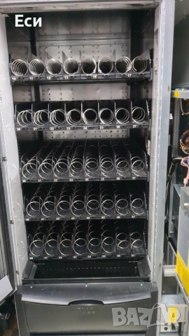 Вендинг автомат снакс хладилен Necta Sfera, снимка 2 - Вендинг машини - 52218775
