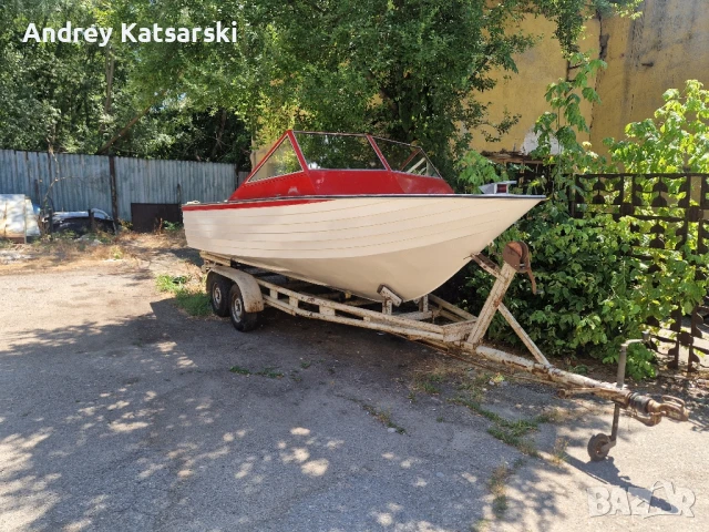 Лодка - Двигател Volvo 170 Конски сили, снимка 1