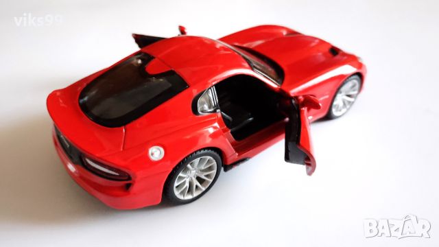 Bburago 2013 SRT Dodge Viper GTS 1:32, снимка 5 - Колекции - 45108158