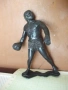 Фигура "Дивак с камък в ръка", снимка 1