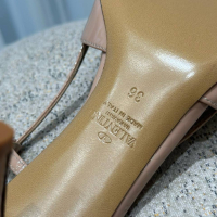дамски обувки на ток VALENTINO -реплика, снимка 4 - Дамски обувки на ток - 44983584