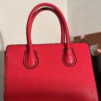 Червена дамска чанта с мотив змийска кожа , снимка 1 - Чанти - 45485866