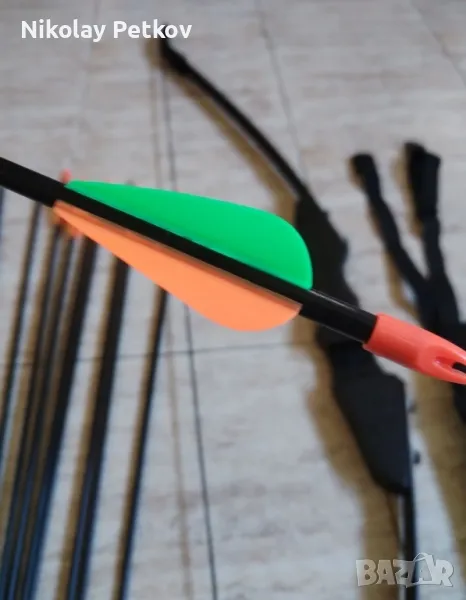 Лък, стрели, колчан, предпазител , снимка 1