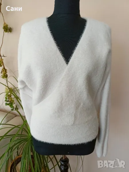 Бяла пухена блуза , снимка 1